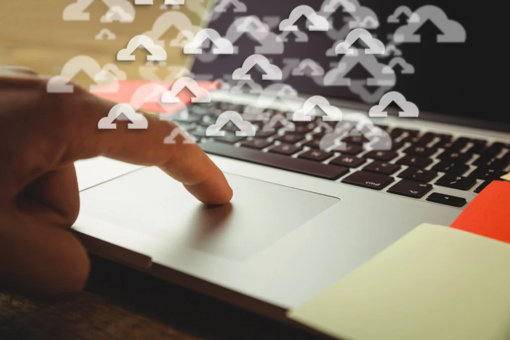 Soluciones de almacenamiento en la nube para empresas y acceso remoto a documentos.